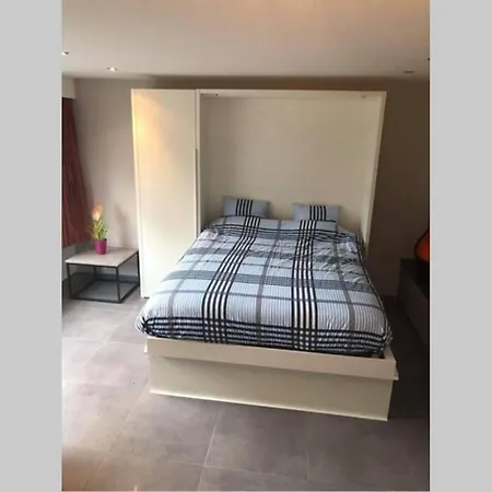 Ellens' Charming Place Center Apartamento